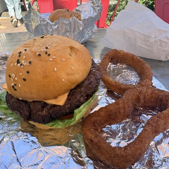 Gimme Burger - Cheeseburger and onion rings - Burgers Near Me - Oyster Bay, New York