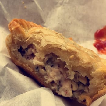 Bronzed Aussie - Chicken mushroom and bacon pie - Australian Near Me - Los Angeles, California Bronzed Aussie - Chicken mushroom and bacon pie - Australian Near Me - Los Angeles, California