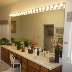 coachella oasis - MASTER BATH WITH LARGE JACUZZI