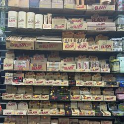 Smoker's Palace Smoke Shop - All kinds of rolling papers