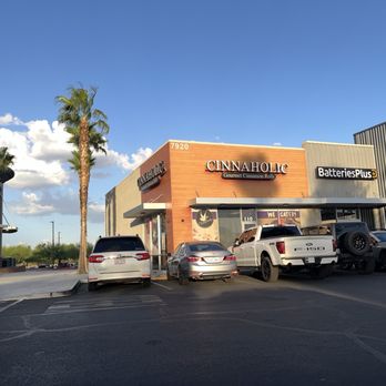 Cinnaholic - Had to stop at Cinnaholic before heading to grab my dinner - Bakeries Near Me - Las Vegas, Nevada Cinnaholic - Had to stop at Cinnaholic before heading to grab my dinner - Bakeries Near Me - Las Vegas, Nevada