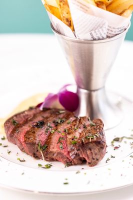 La Parisienne French Bistro by null