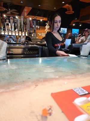 Hooters by null