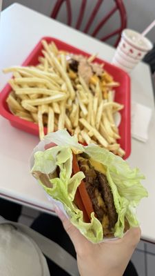In-N-Out Burger by null
