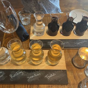 Old Vines Wine Bar - Wine Bars Near Me - Kennebunk, Maine