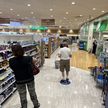 Rite Aid - a man and a woman shopping in a store - Drugstores Near Me - Los Angeles, California Rite Aid - a man and a woman shopping in a store - Drugstores Near Me - Los Angeles, California