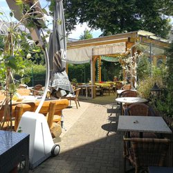Kebab Topkapi - Location top... Mitten in der Stadt mit versteckt liegenden Biergarten....