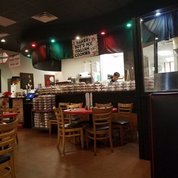 Goomba's Pizzeria - Pizza Near Me - Clermont, Florida