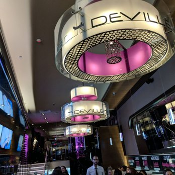 Deville Dinerbar - Inside - Diners Near Me - Montreal, Quebec Deville Dinerbar - Inside - Diners Near Me - Montreal, Quebec