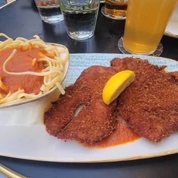 Gustave - Veal Milanai - Bistros Near Me - Neuilly-sur-Seine, 92