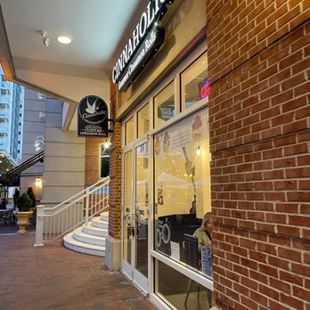 Cinnaholic - the entrance to a restaurant - Bakeries Near Me - Virginia Beach, Virginia