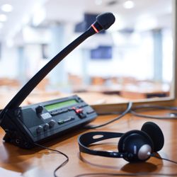 Go Interpret - Professionelle Konferenzdolmetscher und Übersetzer