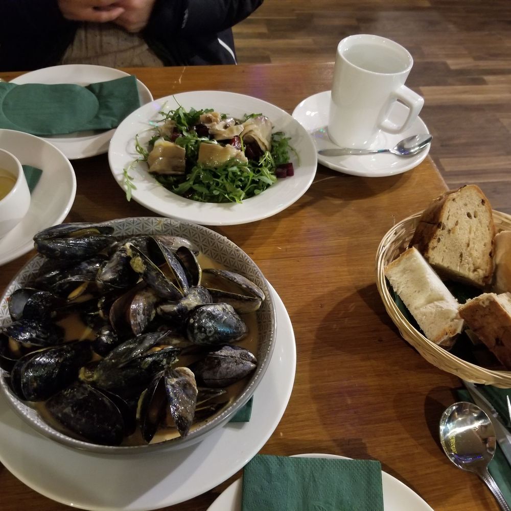 Johnny Foxes - Mussels in sweet creamy sauce - British Near Me - Inverness, HLD Johnny Foxes - Mussels in sweet creamy sauce - British Near Me - Inverness, HLD