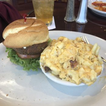 Oohh's and Aahh's - Crab Cake & Macaroni& Cheese - American Near Me - Washington, DC, District of Columbia
