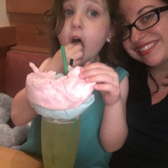 Olive Garden Italian Restaurant - Green apple drink with cotton candy - Italian Near Me - Alabaster, Alabama Olive Garden Italian Restaurant - Green apple drink with cotton candy - Italian Near Me - Alabaster, Alabama