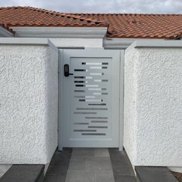 Courtyard entry. Courtyard entry.