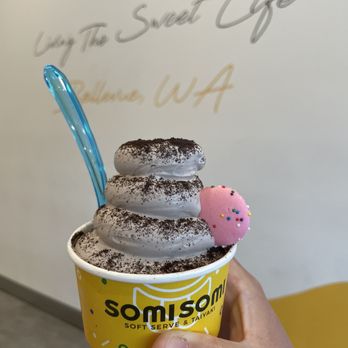 Somisomi - Cookies 'n cream soft serve with Oreo dust. Nice authentic CnC flavor - Ice Cream & Frozen Yogurt Near Me - Bellevue, Washington Somisomi - Cookies 'n cream soft serve with Oreo dust. Nice authentic CnC flavor - Ice Cream & Frozen Yogurt Near Me - Bellevue, Washington