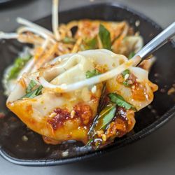 CM Banh Mi - Vegetarian Sweet Chili Ray Wontons