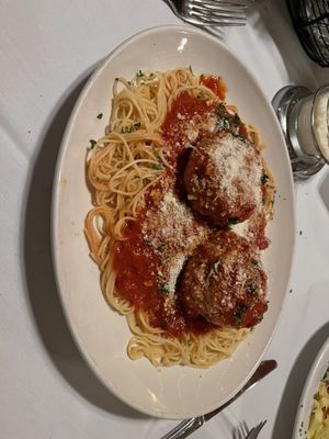 Gianni's by null