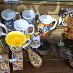 Souvenir City - Nice souvenir cups and mugs.