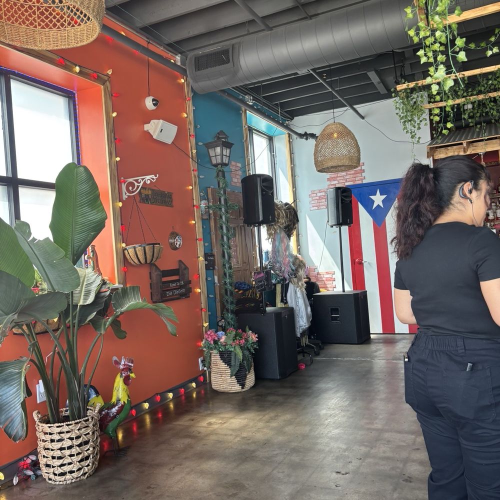 Elie’s Chinchorro - Decor - Puerto Rican Near Me - Omaha, Nebraska Elie’s Chinchorro - Decor - Puerto Rican Near Me - Omaha, Nebraska
