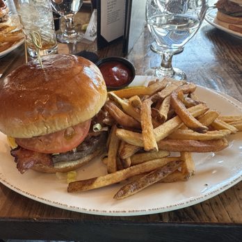 StillWest Brewery & Grill - Burger & fries - Brewpubs Near Me - Jackson, Wyoming