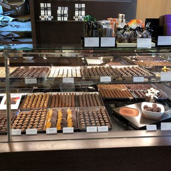 Sprüngli - Chocolatiers & Shops Near Me - Geneva, GE