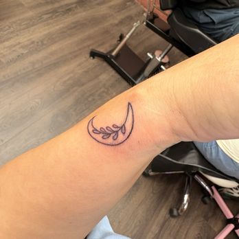 Ink & Ivy Tattoos - Tattoo Near Me - Cibolo, Texas