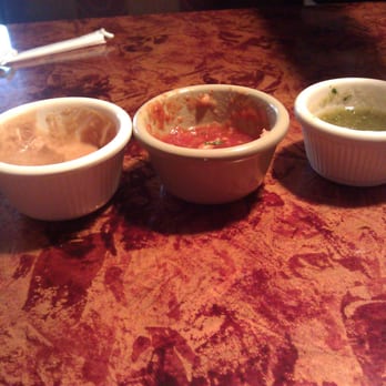 Gecko Grill - Love beans with my chips, red salsa rated good, I always like a little more spice to mine personally, green was a sweet flavor - Mexican Near Me - Gilbert, Arizona