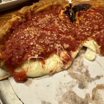 Giordano's - Deep dish cheese pizza with garlic - Pizza Near Me - Chicago, Illinois Giordano's - Deep dish cheese pizza with garlic - Pizza Near Me - Chicago, Illinois