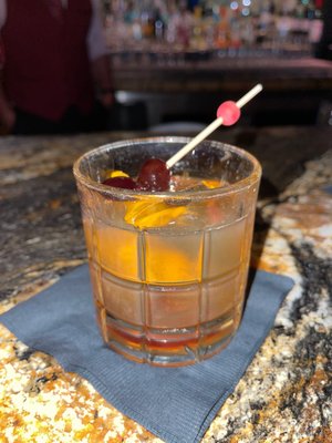 CW's Gin Joint by null