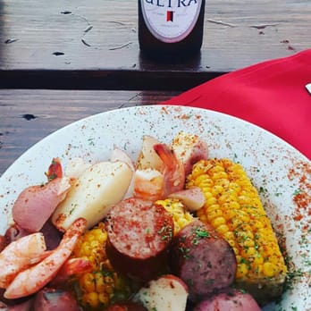 Red's Ice House - Seafood Near Me - Mount Pleasant, South Carolina