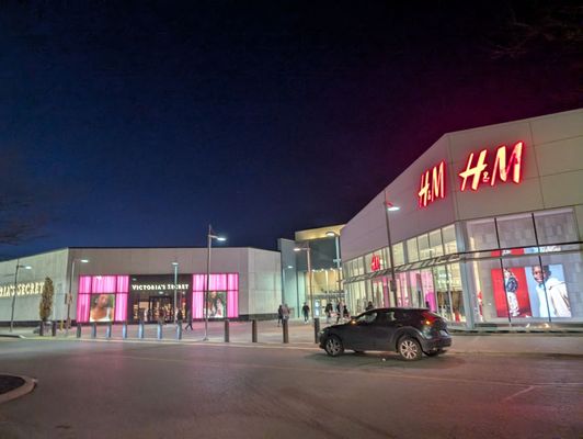 Vaughan Mills by null