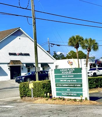 Dulce Dough Donuts & Bakery by null