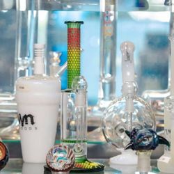 Vapes & Smoke