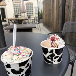 Rosie’s Ice Cream - Great outdoor seating