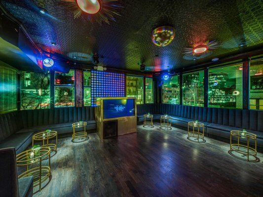 The DL | Best Rooftop Lounge NYC by null