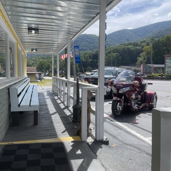 Maggie Valley Restaurant - Outside - American Near Me - Maggie Valley, North Carolina