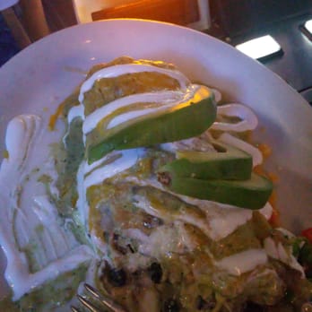 Wahoo's Fish Tacos - Really good Bonaire Burrito with green sauce "wet" - Mexican Near Me - Henderson, Nevada Wahoo's Fish Tacos - Really good Bonaire Burrito with green sauce "wet" - Mexican Near Me - Henderson, Nevada
