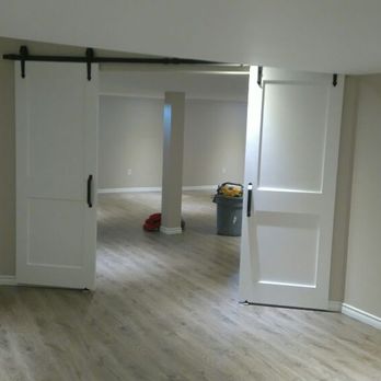 Durham Interior/Exterior - an empty room with a sliding door - General Contractors Near Me - Oshawa, Ontario Durham Interior/Exterior - an empty room with a sliding door - General Contractors Near Me - Oshawa, Ontario