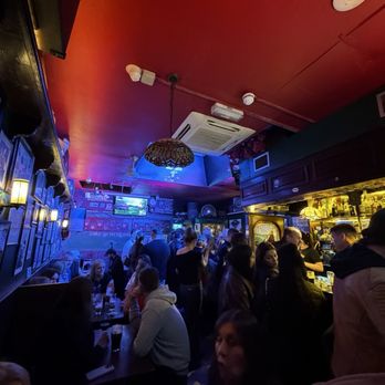 Taaffes Bar - Full house on a Friday night - Pubs Near Me - Galway, G Taaffes Bar - Full house on a Friday night - Pubs Near Me - Galway, G