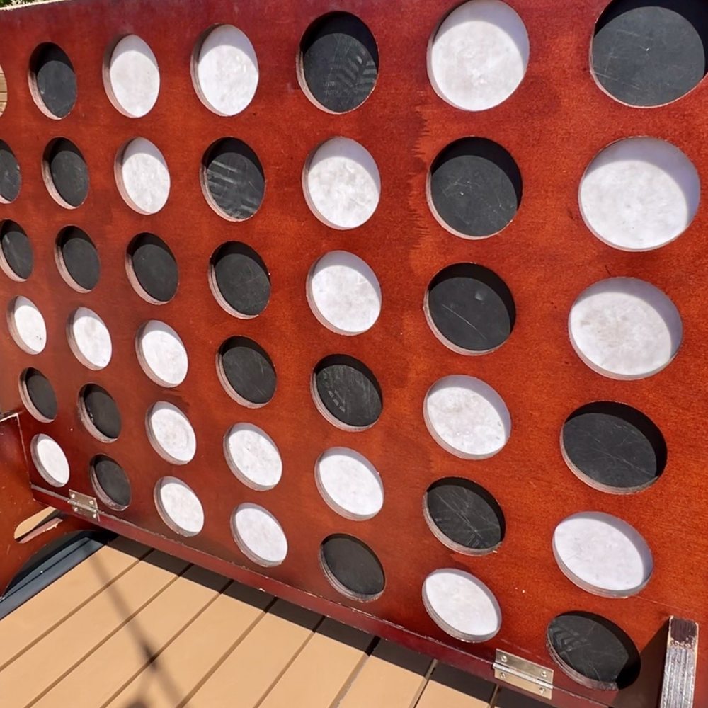 Geneva Taphouse - Outdoor patio games - Beer Bar Near Me - Lake Geneva, Wisconsin