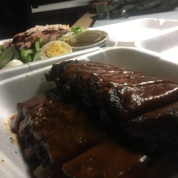 Ribs Hickory Pit BBQ - Is that a beautiful hunk of work or what Cedarcrest ribs yummy - Barbeque Near Me - Cedar Crest, New Mexico