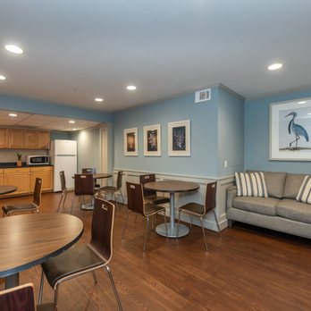 Silver Hill at Great Neck - Community Room - Apartments Near Me - Virginia Beach, Virginia Silver Hill at Great Neck - Community Room - Apartments Near Me - Virginia Beach, Virginia