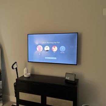 Simple Wall Hanging - TV Mounting Near Me - Bronx, New York Simple Wall Hanging - TV Mounting Near Me - Bronx, New York