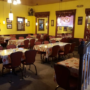Elf's Den Restaurant & Lounge - dining room - American Near Me - North Pole, Alaska