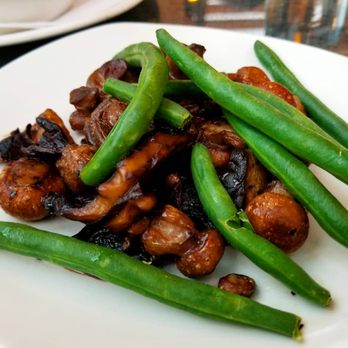 The Keg Steakhouse + Bar - Steakhouses Near Me - Toronto, Ontario