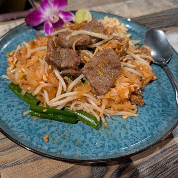 Siam Thai Kitchen - Beef pad thai - Thai Near Me - Mission Viejo, California Siam Thai Kitchen - Beef pad thai - Thai Near Me - Mission Viejo, California