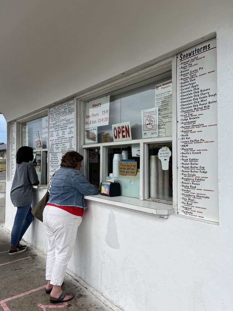 The Custard Cup Logo