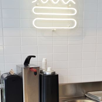 Shake Shack Bellevue Square - Condiment area - Burgers Near Me - Bellevue, Washington Shake Shack Bellevue Square - Condiment area - Burgers Near Me - Bellevue, Washington